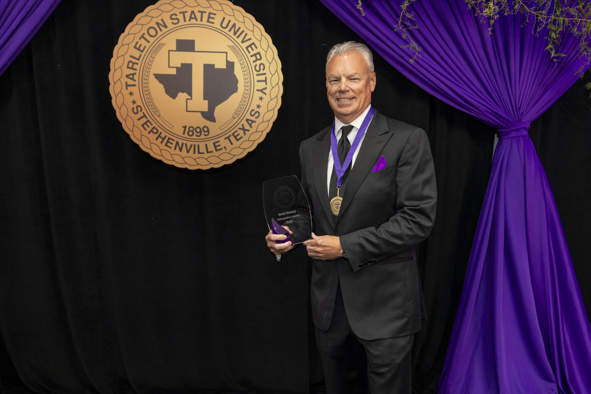 Gala 2025- Texan Club 03.29.25 CW-7483 Baron & Budd Shareholder Scott Summy Receives Distinguished Alumni Honor from Tarleton State University